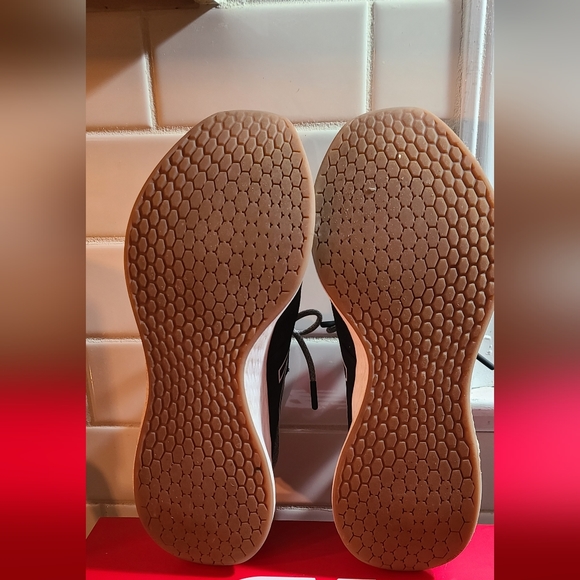 New Balance Fresh Foam Roav - Picture 2 of 2